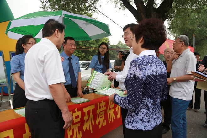 邢台市委常委、副市长罗志坚、市人大常委会副主任冯秋梅、市政协副主席赵子庆亲临现场视察,并对环境保护检察宣传工作给与高度评价。 邢台市委常委、副市长罗志坚、市人大常委会副主任冯秋梅、市政协副主席赵子庆亲临现场视察,并对环境保护检察宣传工作给与高度评价。